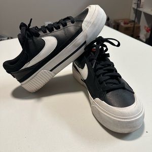 Nike Court Legacy Lift